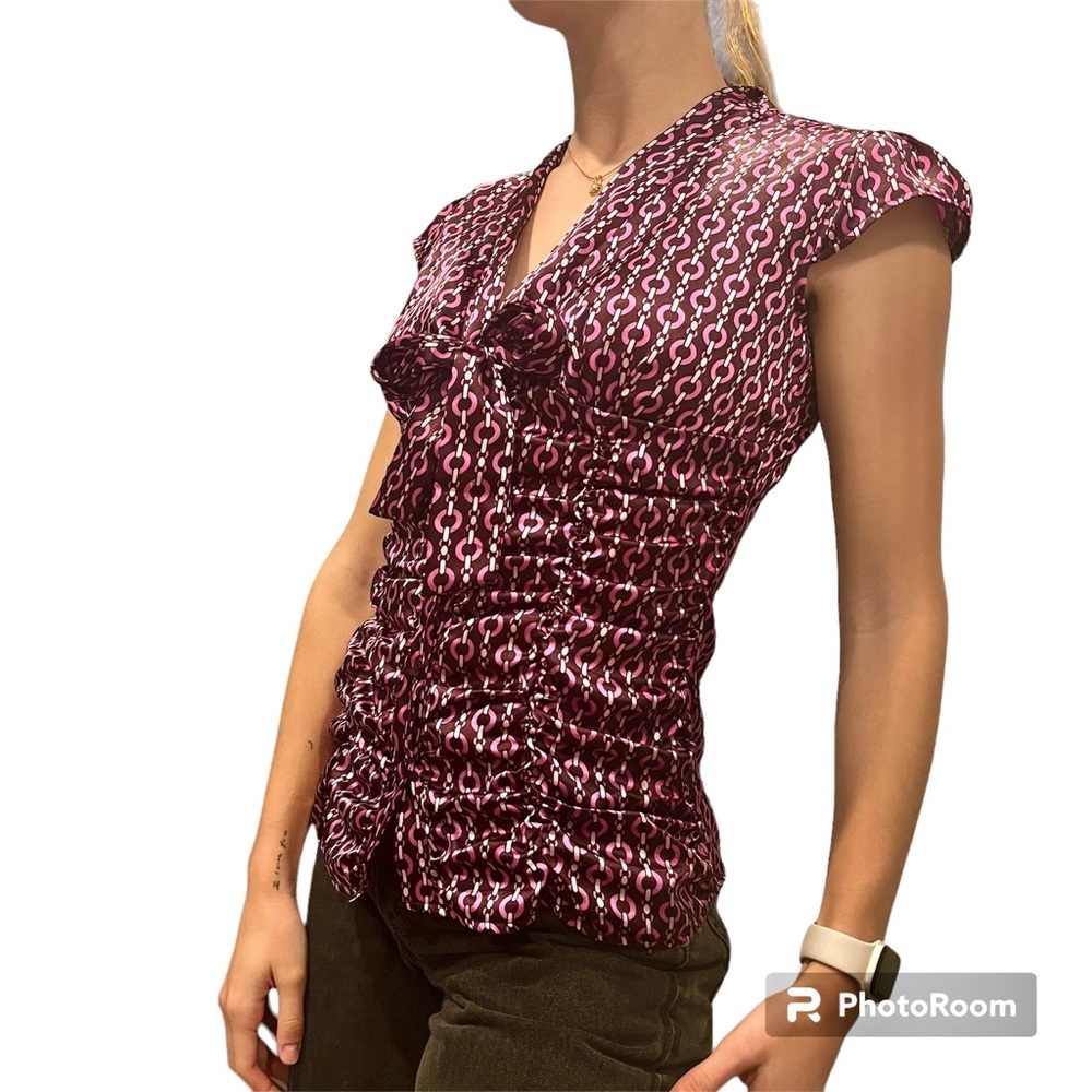 Charlotte Russe Y2K Button Up Short Sleeve Blouse Pink and Purple Chain Print